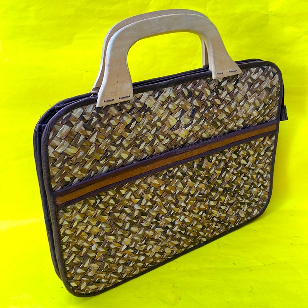 Vintage multicolored straw laptop bag